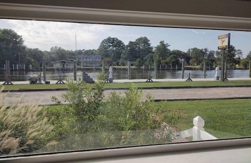 Coinjock House | Rolling Hitch-Cottage on the ICW - Dog Friendly!