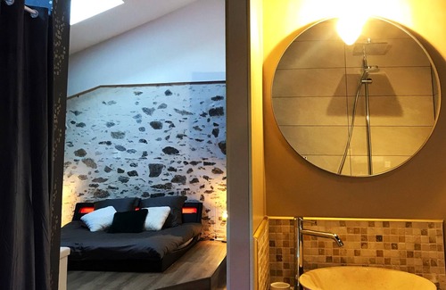 Saint-Philbert-de-Bouaine House | Romantic gite-Loft with private Spa near Nantes