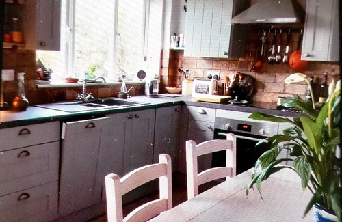 Ombersley House | Romantic village location/ideal for city and walking breaks