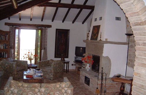Monterchi Other | ROMANTIC 17C VILLA -Fabulous VIEWS-Stunning POOL Complex.HOT TUB.PIZZA OVEN.A/C