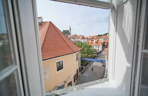 Cesky Krumlov Apartment | Romantic apartment under the tower
