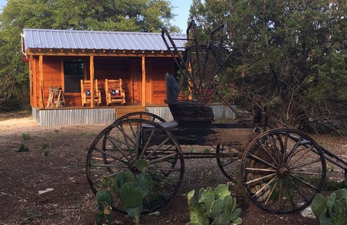Fredericksburg Cabin | Romantic Ava Haus CABIN. 3 minutes to Main!See our other 4 Ava Haus rentals!
