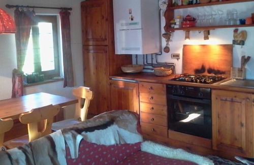Frachey Ski Chalet | Romantic cabin in stone for 6 persons with spectacular views of Mount Rose