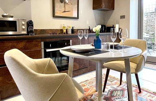 Tetbury Cottage | Romantic Cottage for Two in the Heart of Historic Tetbury