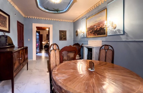 Centro Historico Apartment | Romantic Downtown historical Apartment