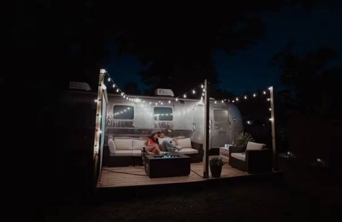 Carthage House | Romantic Getaway at the Sunset Stream hideout