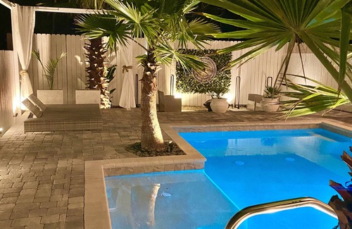 West Panama City Beach Apartment | Romantic Guest House with a pool