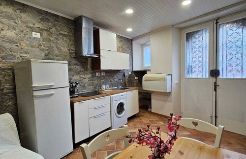 Lake Bracciano Apartment | Romantic House: the Lake Refuge (complete lakefront apartment)4bed+WC