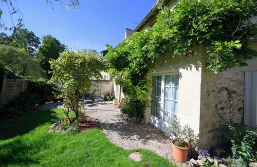 Vieux House | Romantic house with jacuzzi, SO'LOVELY sensory shower 10 minutes from Caen.