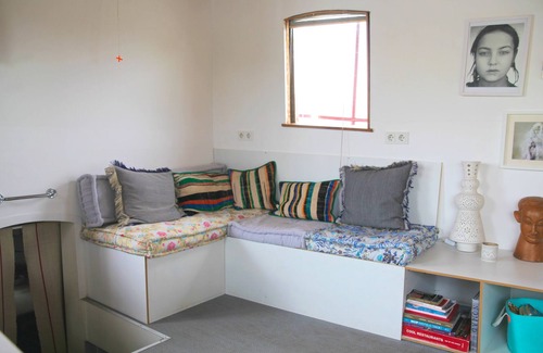 Amsterdam North Boat Rental | Romantic private room on houseboat Amsterdam with beautiful view.