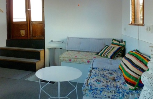 Amsterdam North Boat Rental | Romantic private room on houseboat Amsterdam with beautiful view.