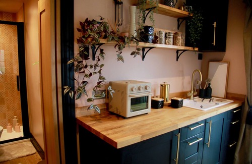 Sevenoaks Bed & Breakfast | Romantic rural sunset retreat in historical Kent countryside for escape or fun!