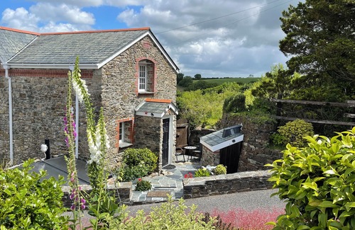 Liskeard Cottage | Romantic Rural Getaway for Two - spacious, luxury one-bedroomed cottage