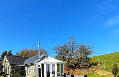 Corwen Cottage | Romantic Stone built cottage with Log burner