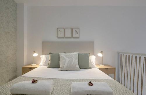 Malilla Apartment | Romantic Suite Roig Arena N2 Virkin Suites