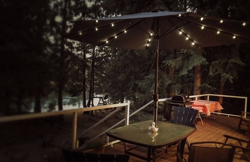 Clark Fork Cabin | Romantic Waterfront Shabby Chic Cabin on the Clark Fork River! #SwankyCabin