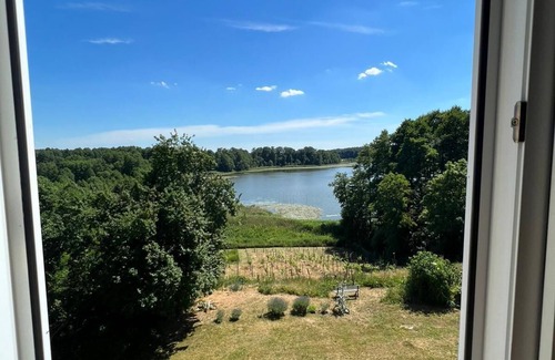 Annenwalde Apartment | Romantische Ferienwohnung mit Blick auf den Densowsee