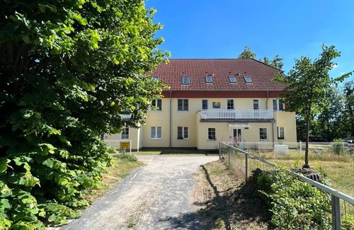 Annenwalde Apartment | Romantische Ferienwohnung mit Blick auf den Densowsee