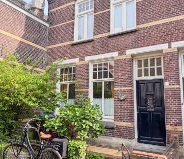 Strijp Bed & Breakfast | Romantische kamer nabij centrum