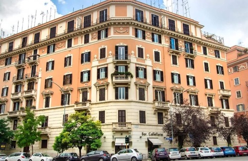 San Giovanni Apartment | Rome Central Rooms: Double Room with Private Bathroom