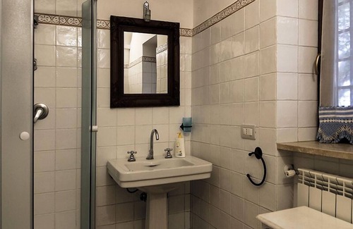 Cesano Villa | ROME VILLA COTTAGE EXCLUSIVE USE OF LARGE SWIMMING POOL TREEHOUSE AVAILABLE