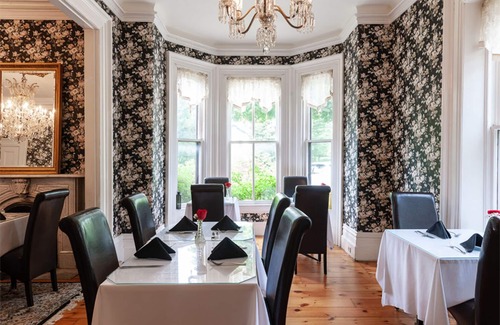 Stratford Apartment | Romeo and Juliet Stone Maiden Inn