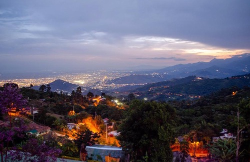 Cali Ski Chalet | Romero Glamping y Cabañas