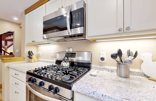 Southport Cottage | Romley House | Deck & New Luxe Kitchen | Near Boothbay Harbor