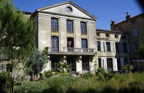 Chalabre Apartment | Romy's Room - ensuite in shared Village Chateau