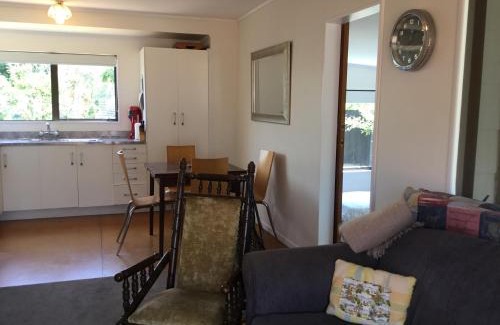 Whiritoa House | Ronas - Whiritoa Beach Bach