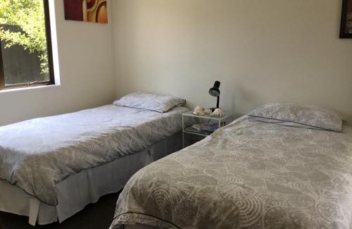 Whiritoa House | Ronas - Whiritoa Beach Bach