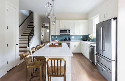 Germantown House | Rooftop Luxury Mansion in Germantown