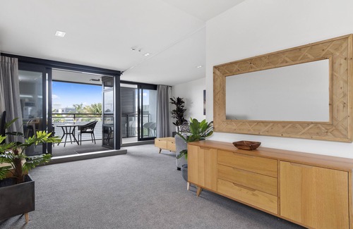 Mount Maunganui Cottage | Rooftop Retreat - Mount Maunganui Holiday Home