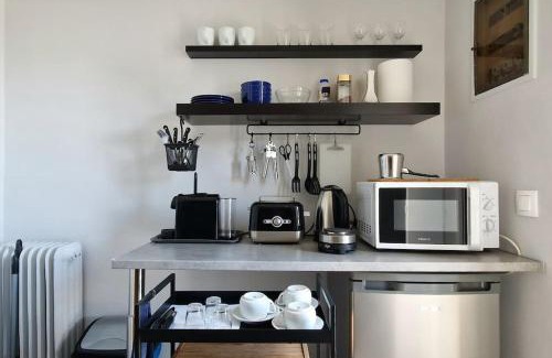 Papagou-Holargos Apartment | Rooftop Studio Apt near Metro Cholargos - 5 Min Walk