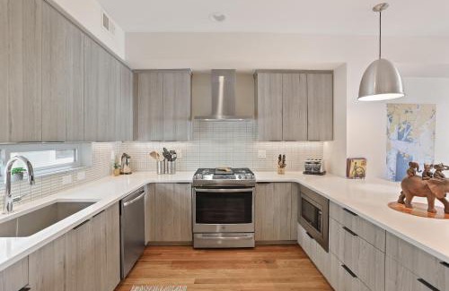West Colfax House | Rooftop Townhome | Walk to Sloan’s Lake & Stadium