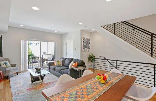 West Colfax House | Rooftop Townhome | Walk to Sloan’s Lake & Stadium
