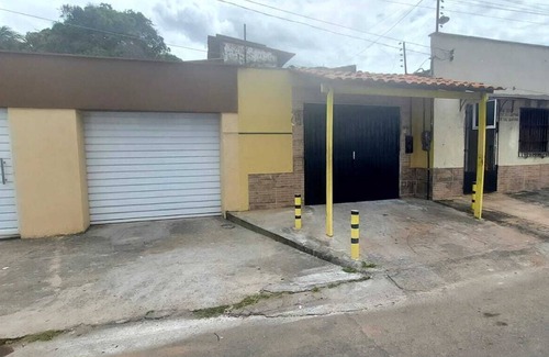 Tirirical House | Room 06