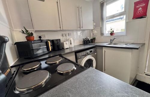 Liverpool House | Room 1 Shared House 10 min from Center