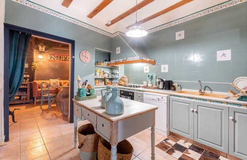 Alcublas Apartment | Room '1B' with Shared Pool, Private Garden and Wi-Fi