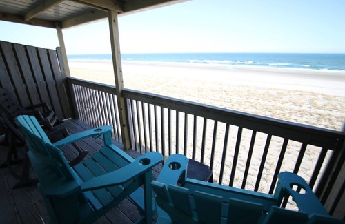 Topsail Beach Hotel | Room#301 Standard 2 Double Beds Pets Yes