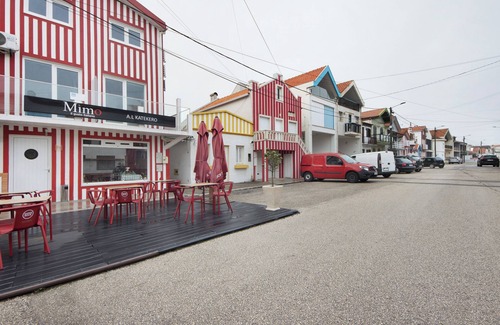 Barra Apartment | Room 'Al Katekero - Quarto 201' with Wi-Fi and Air Conditioning