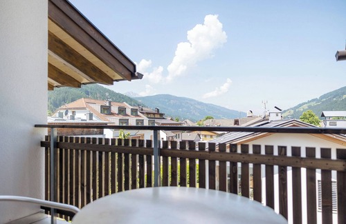 Villabassa Apartment | Room 'Bergnest' with Mountain View, Private Terrace and Wi-Fi