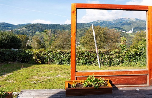 Arsie Apartment | Room 'Camera 2' with Mountain View, Shared Garden and Wi-Fi