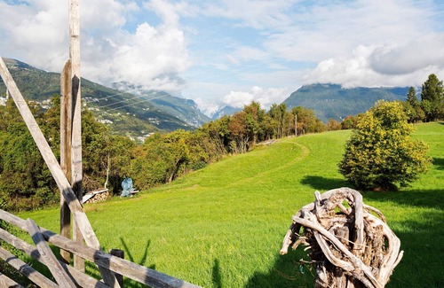 Arsie Apartment | Room 'Camera 2' with Mountain View, Shared Garden and Wi-Fi