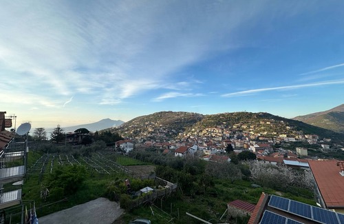 Piazza-Tralia-Pendolo Apartment | Room 'Camera Amalfi Con Vista Montagna' with Mountain View, Wi-Fi and Air Conditioning