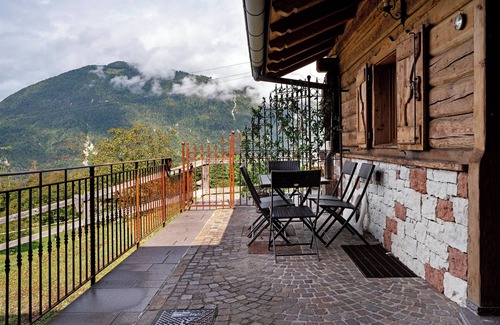 Arsie Apartment | Room 'Camera Quadra' with Mountain View, Balcony and Wi-Fi