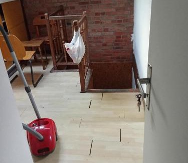 Mulhouse House | Room chambre Zimmer in einer Wohnung