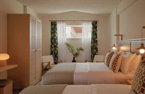 San Jacinto Hotel | Room for 4: 2 Queens, Pool Patio & Roof Bar with Ocean Views