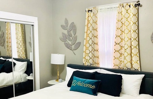 Hillsdale House | ROOM FOR RENT: In Newly Renovated Two Bedroom Home. Safe Location.