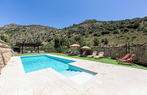 Puebla de Don Fadrique Apartment | Room 'Hab Doble 3 Molino Del Machero' with Mountain View, Shared Pool and Wi-Fi